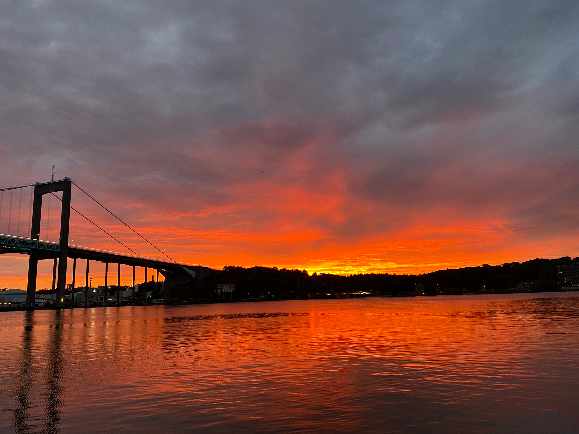 Älvsborgsbron i solnedgång